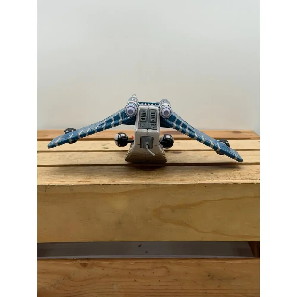 2005 Hasbro Star Wars Titanium Series Republic Gunship Die-Cast Vehicle
